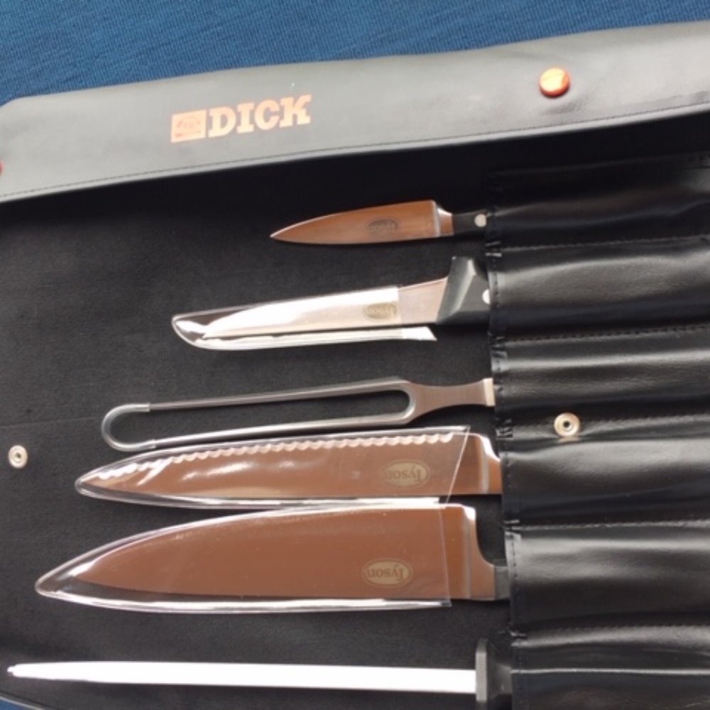 A Professional Chef's Set of Knives  FDICK